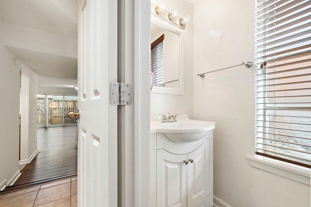 711 Holiday Drive 42, Galveston, TX 77550