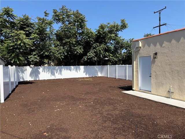 8959 San Luis, South Gate, CA 90280