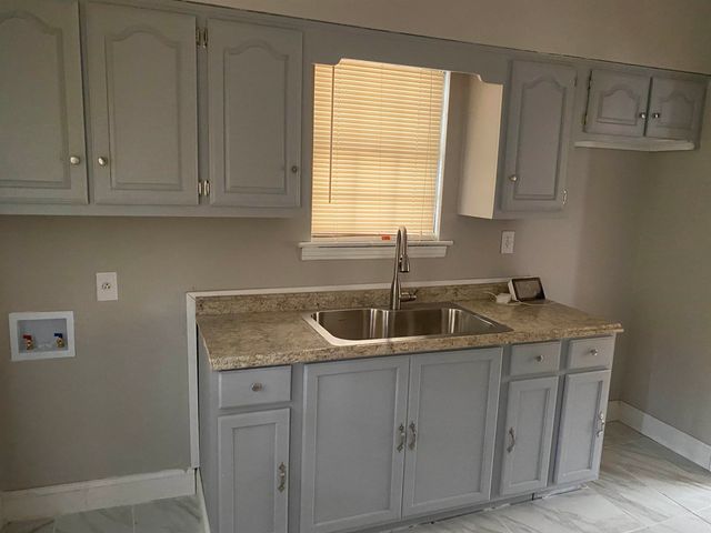 2080 SHARON LN, Memphis, TN 38127