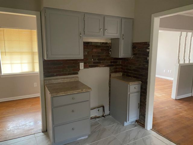 2080 SHARON LN, Memphis, TN 38127