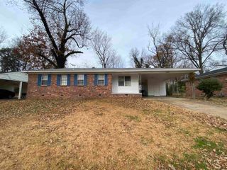 2080 SHARON LN, Memphis, TN 38127
