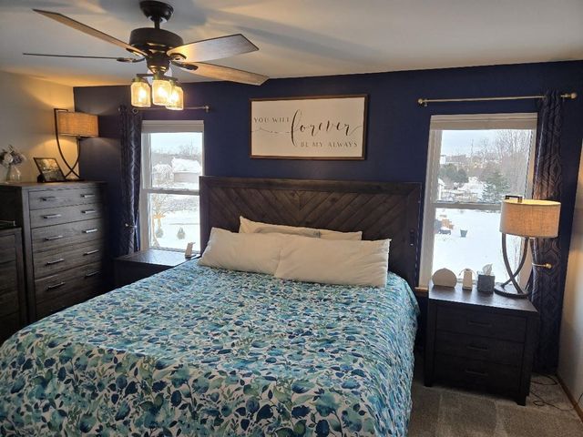 237 Royal Ridge Drive, Oconomowoc, WI 53066