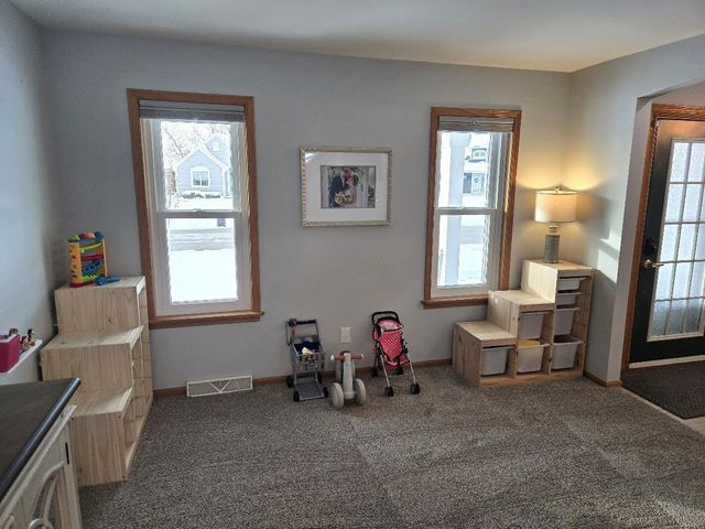 237 Royal Ridge Drive, Oconomowoc, WI 53066