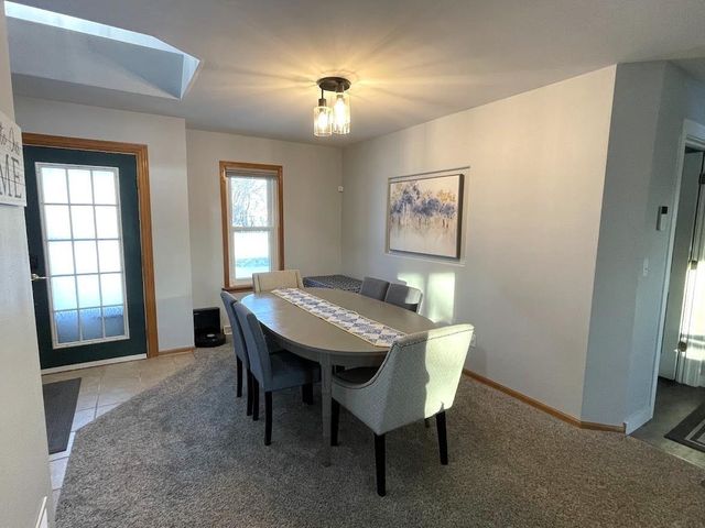 237 Royal Ridge Drive, Oconomowoc, WI 53066