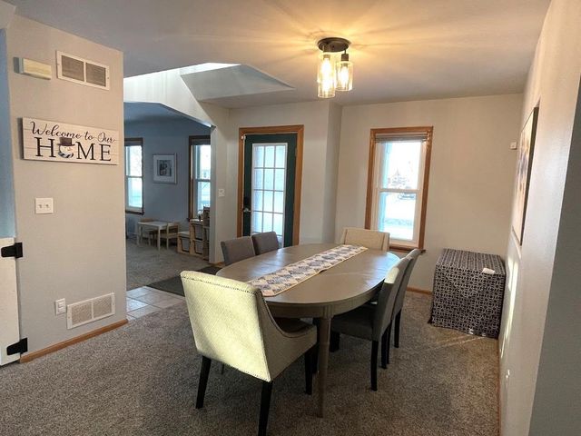 237 Royal Ridge Drive, Oconomowoc, WI 53066