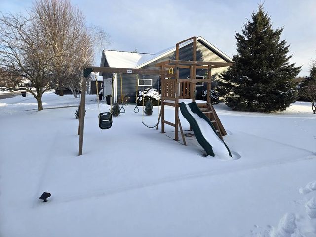 237 Royal Ridge Drive, Oconomowoc, WI 53066