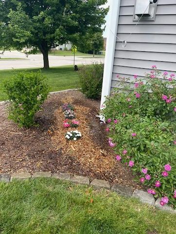 237 Royal Ridge Drive, Oconomowoc, WI 53066