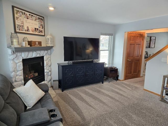 237 Royal Ridge Drive, Oconomowoc, WI 53066