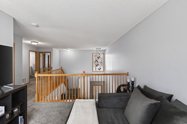 8530 Grove Circle, Shakopee, MN 55379