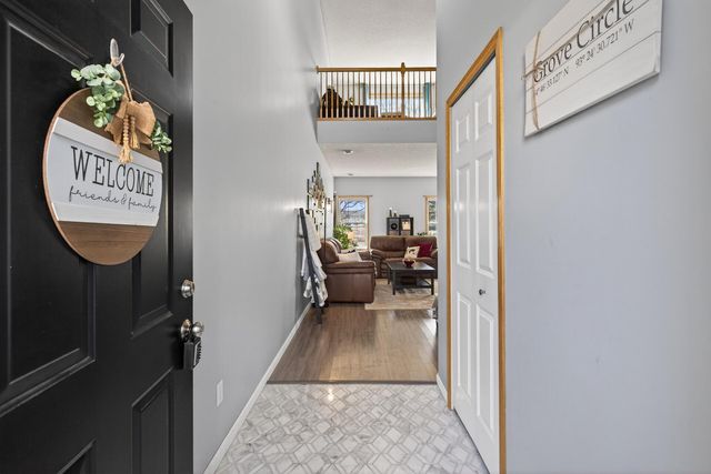 8530 Grove Circle, Shakopee, MN 55379