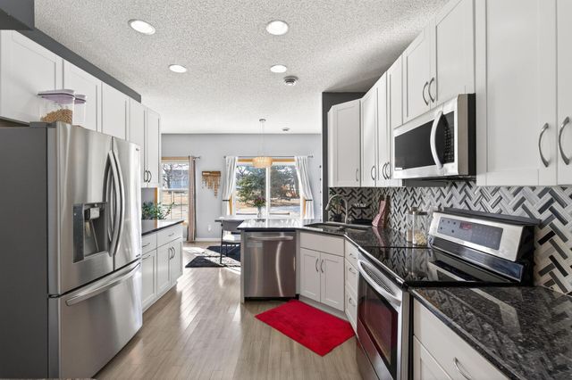 8530 Grove Circle, Shakopee, MN 55379