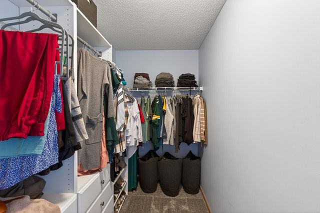 8530 Grove Circle, Shakopee, MN 55379