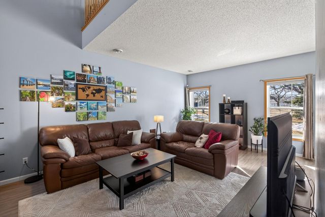 8530 Grove Circle, Shakopee, MN 55379