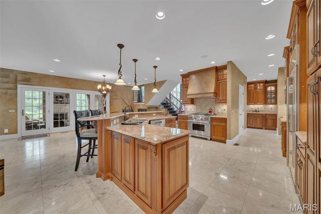 990 Stonecastle Drive, O'fallon, MO 63366