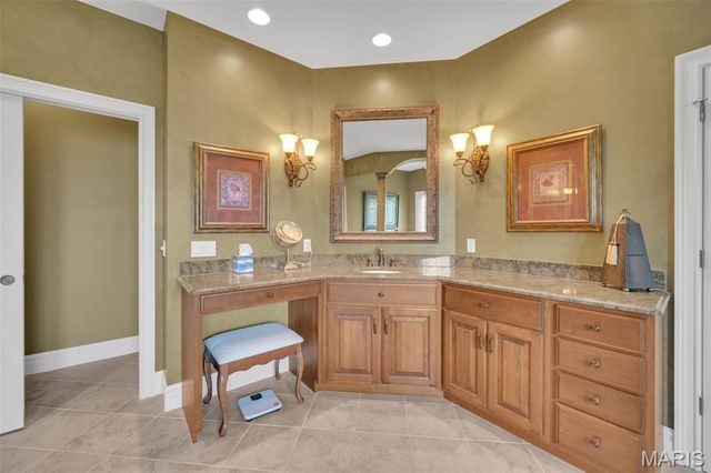 990 Stonecastle Drive, O'fallon, MO 63366