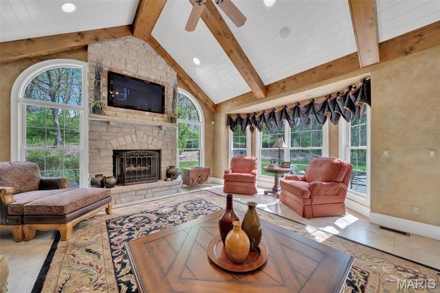 990 Stonecastle Drive, O'fallon, MO 63366