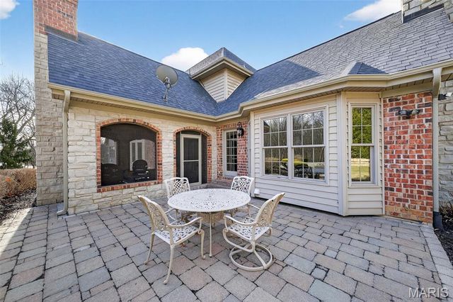 990 Stonecastle Drive, O'fallon, MO 63366