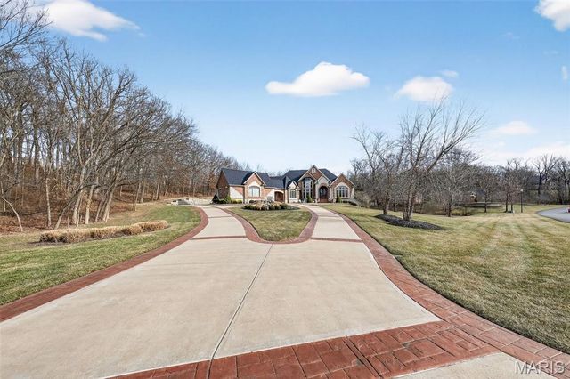 990 Stonecastle Drive, O'fallon, MO 63366