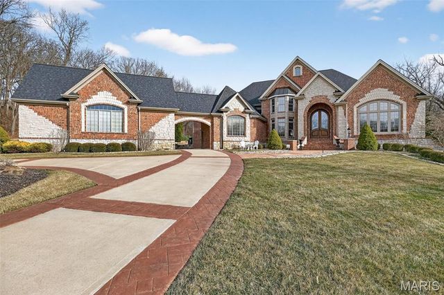 990 Stonecastle Drive, O'fallon, MO 63366