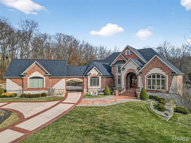990 Stonecastle Drive, O'fallon, MO 63366