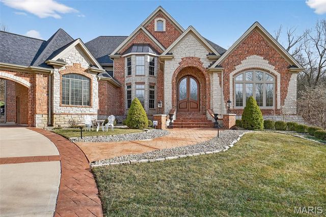 990 Stonecastle Drive, O'fallon, MO 63366