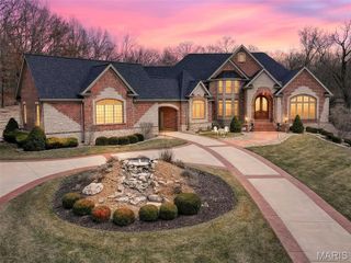 990 Stonecastle Drive, O'fallon, MO 63366