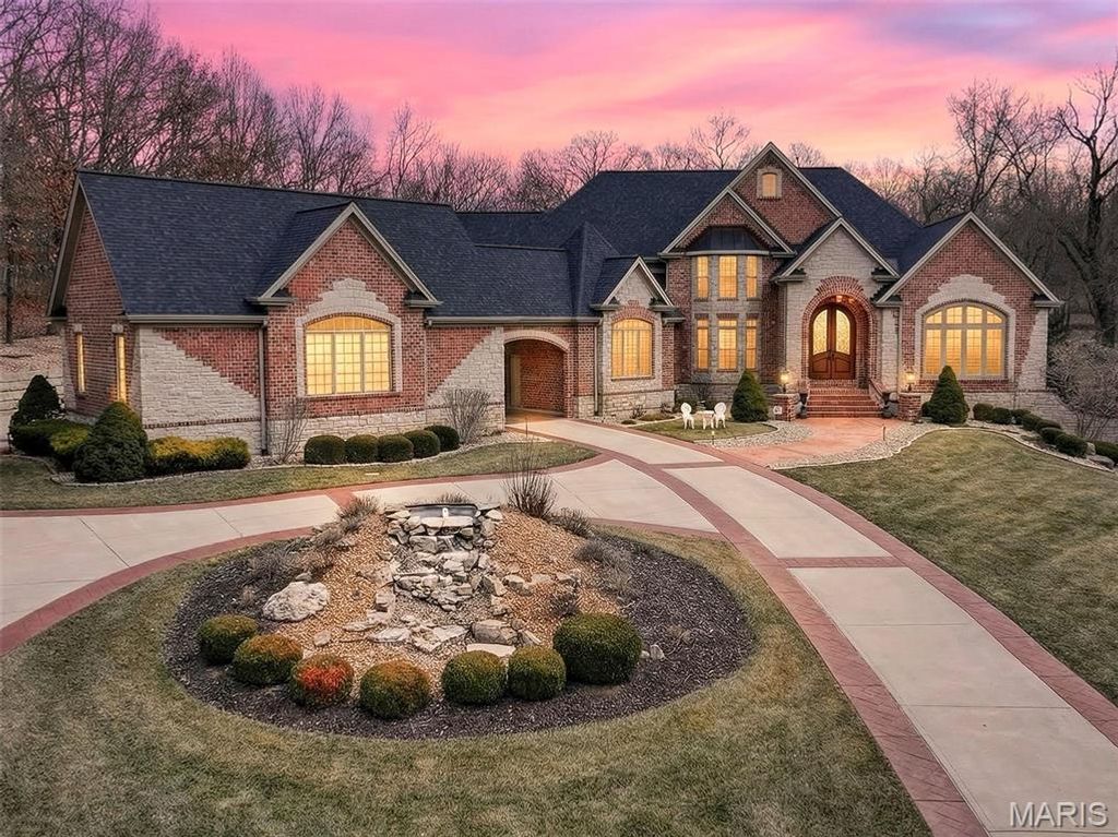 990 Stonecastle Drive, O'fallon, MO 63366