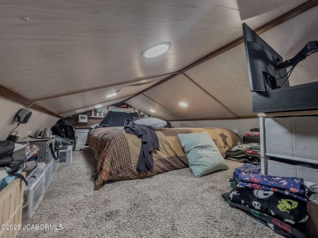 305 W HILLCREST AVENUE, Holts Summit, MO 65043