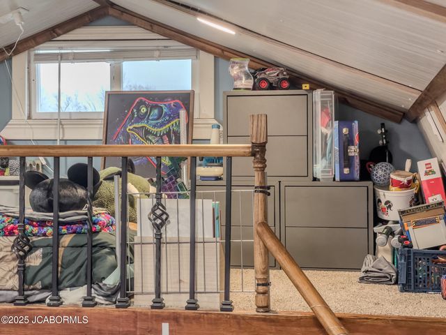 305 W HILLCREST AVENUE, Holts Summit, MO 65043