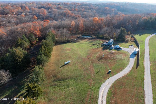 305 W HILLCREST AVENUE, Holts Summit, MO 65043