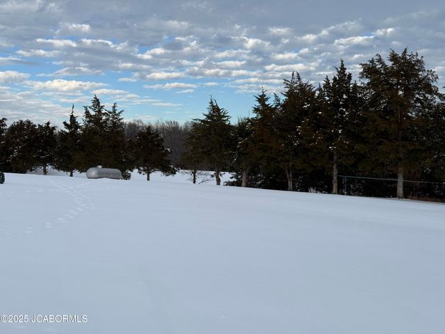 305 W HILLCREST AVENUE, Holts Summit, MO 65043