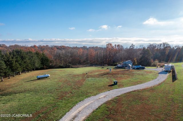 305 W HILLCREST AVENUE, Holts Summit, MO 65043