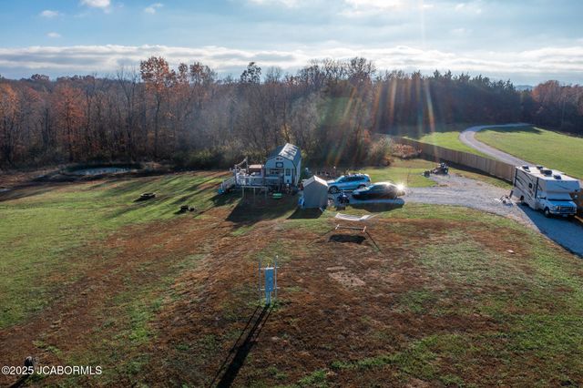 305 W HILLCREST AVENUE, Holts Summit, MO 65043