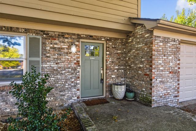 429 Marsailles Road, Versailles, KY 40383