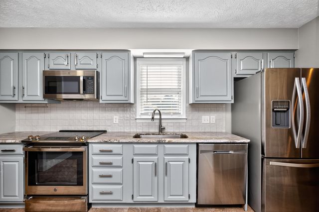 429 Marsailles Road, Versailles, KY 40383