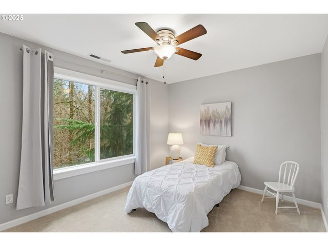 368 N FAIRWAY St, Newberg, OR 97132