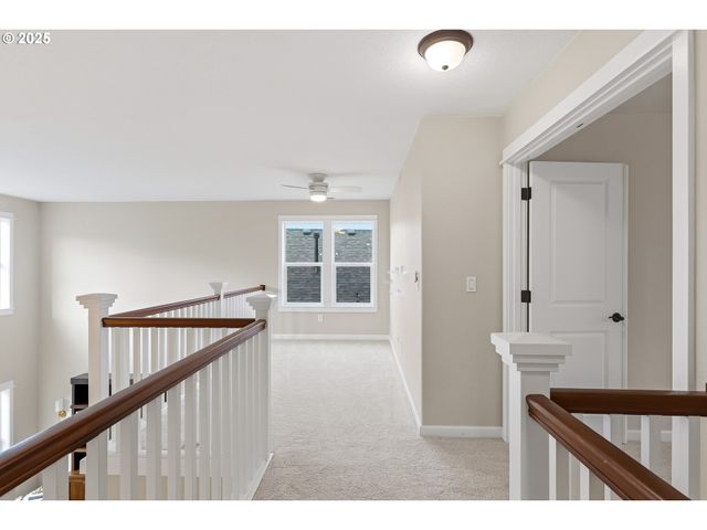 368 N FAIRWAY St, Newberg, OR 97132