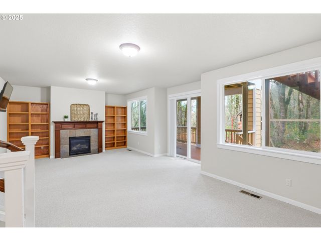 368 N FAIRWAY St, Newberg, OR 97132