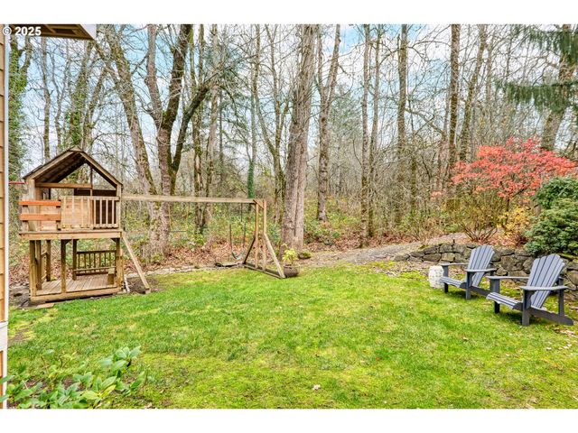 368 N FAIRWAY St, Newberg, OR 97132