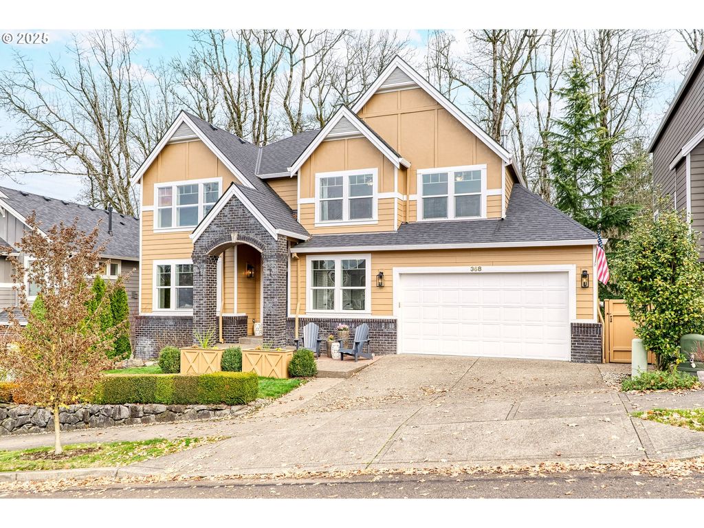 368 N FAIRWAY St, Newberg, OR 97132