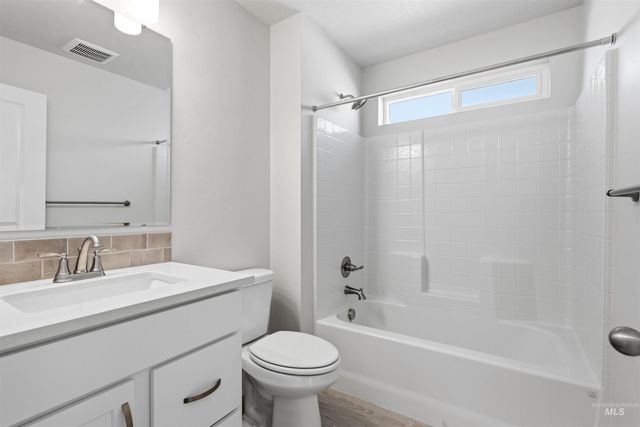 10768 Armuth St, Caldwell, ID 83605