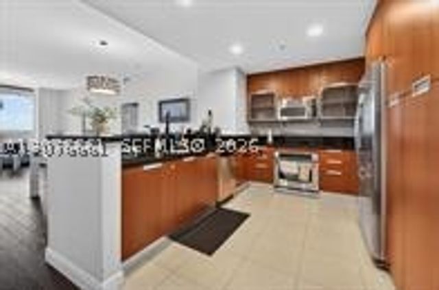 7901 Hispanola Ave 807, North Bay Village, FL 33141