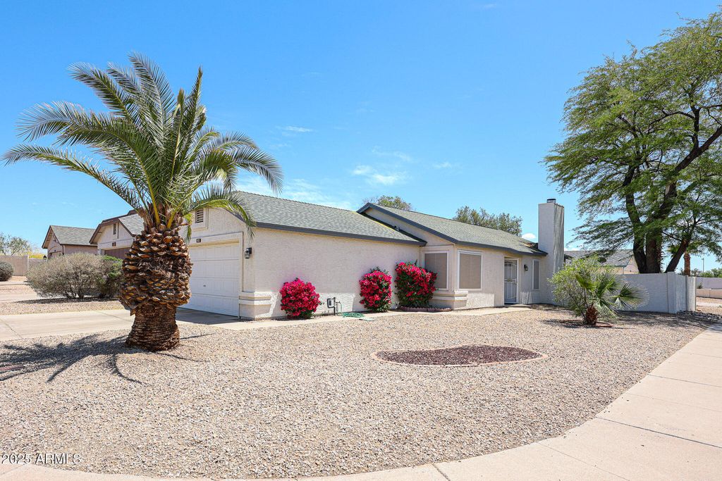 8521 W MAUNA LOA Lane, Peoria, AZ 85381 — photo 4