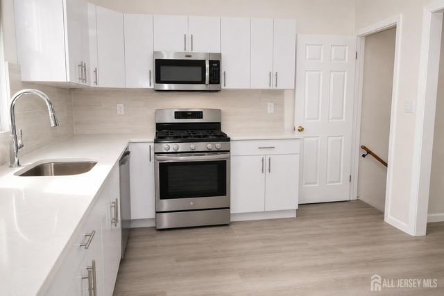 12 Ford Avenue, Franklin Twsp, NJ 08873