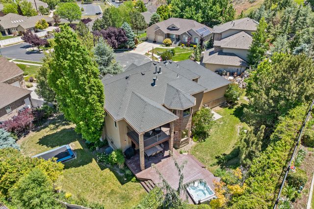 11486 S MARKRIDGE CIR, South Jordan, UT 84095
