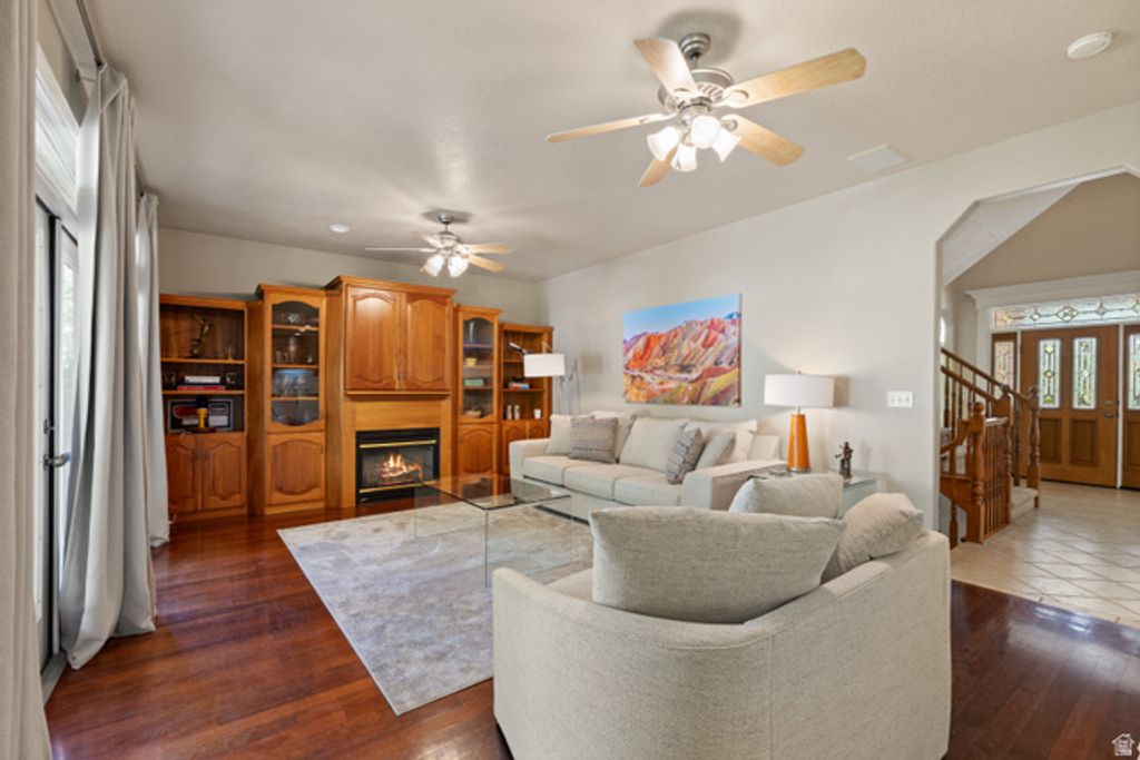 Image 14 of property listing at 11486 S MARKRIDGE CIR, South Jordan, UT 84095