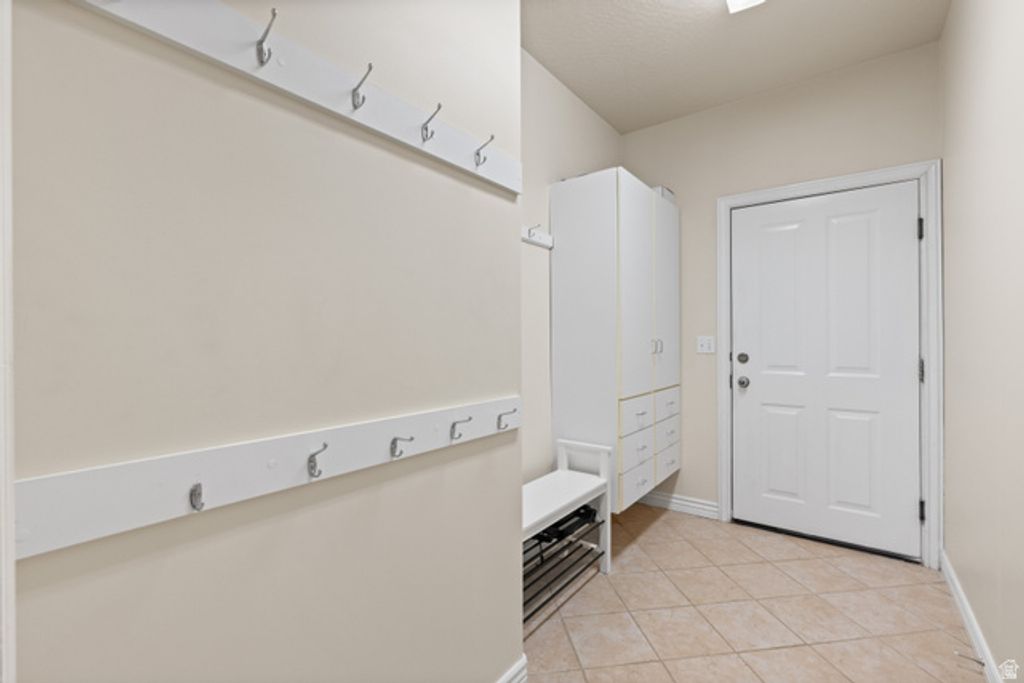 Image 19 of property listing at 11486 S MARKRIDGE CIR, South Jordan, UT 84095