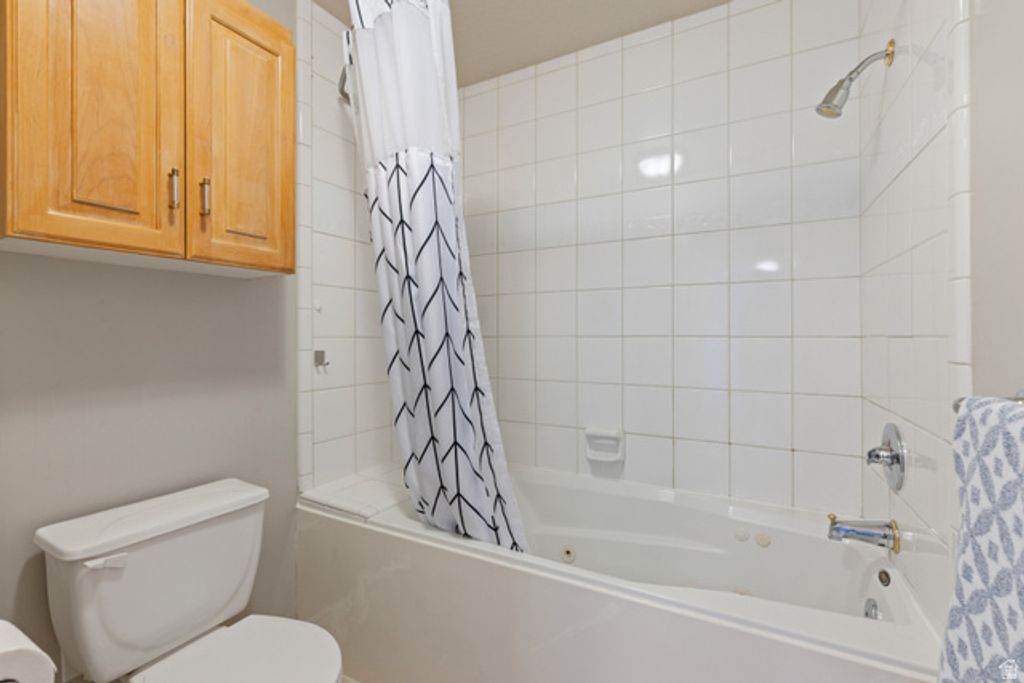 Image 37 of property listing at 11486 S MARKRIDGE CIR, South Jordan, UT 84095