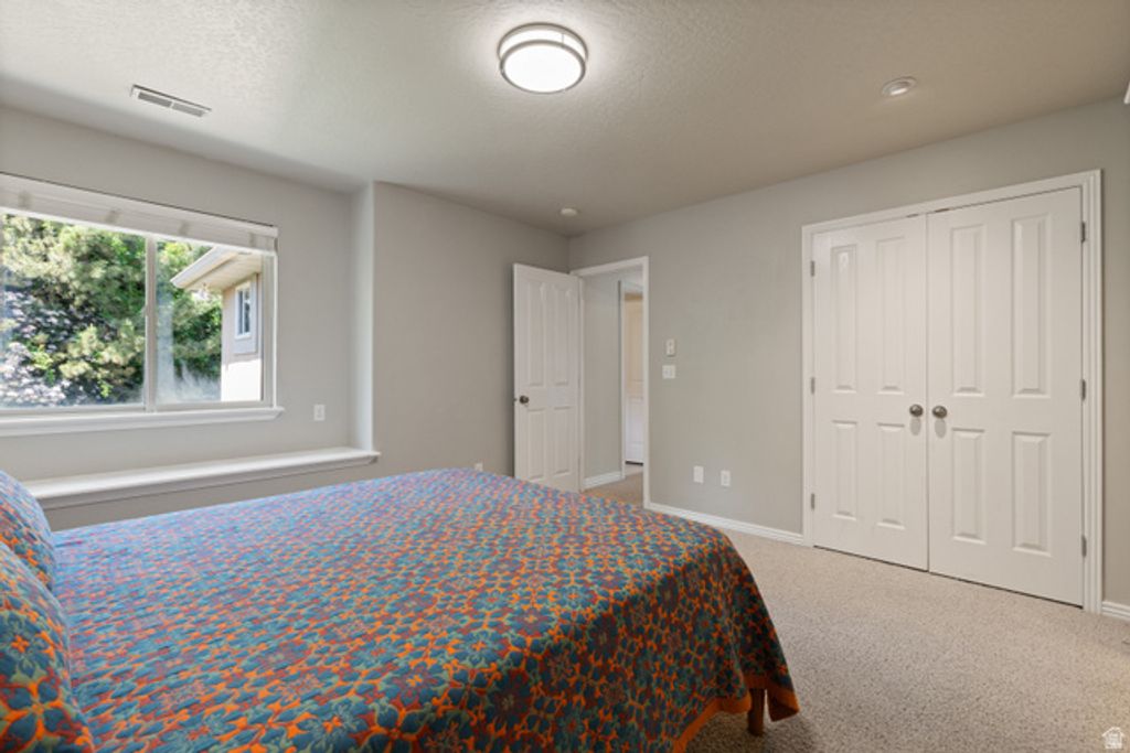 Image 39 of property listing at 11486 S MARKRIDGE CIR, South Jordan, UT 84095