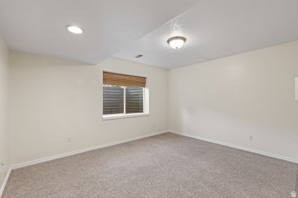 Image 46 of property listing at 11486 S MARKRIDGE CIR, South Jordan, UT 84095